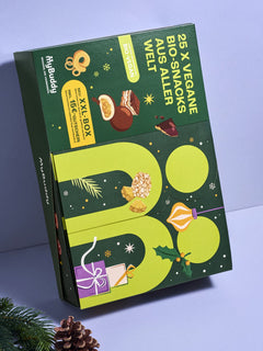 myBuddy Adventskalender 2026, BIO-VEGAN stehend, blauer Hintergrund