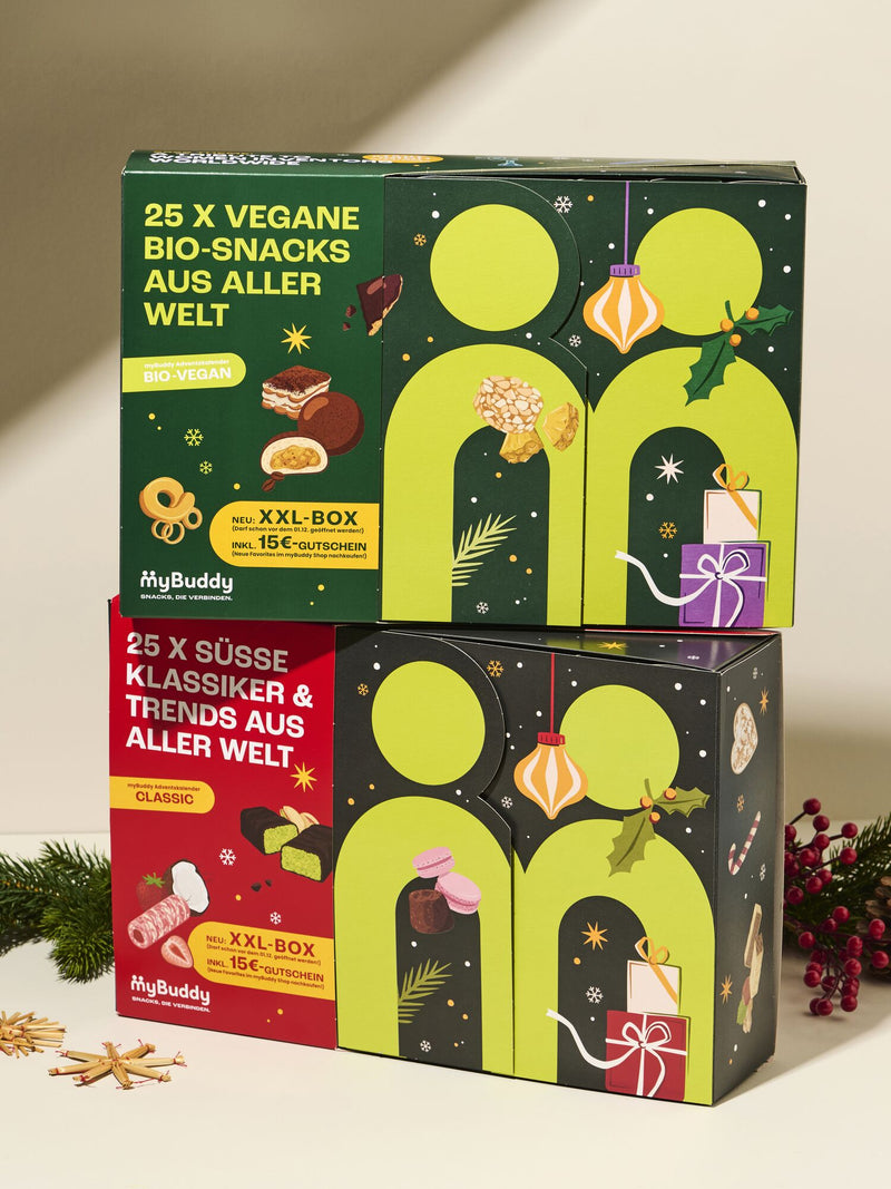 myBuddy Adventskalender 2026, BIO-VEGAN und CLASSIC gestapelt, weisser Hintergrund